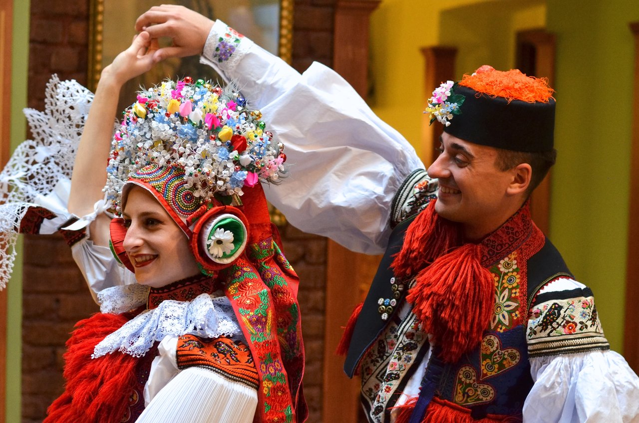 4 Folklore show Prague