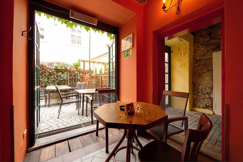 5 El Centro Prague
