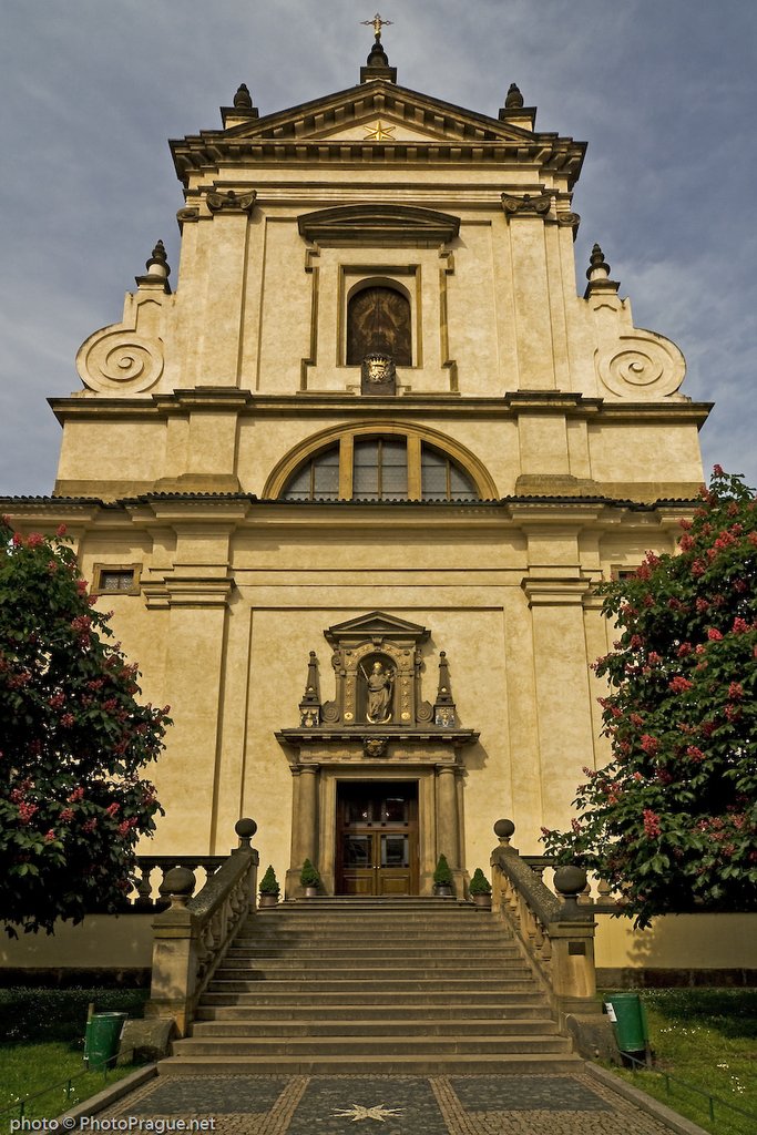 2 Church of Our Lady Victorious Prague