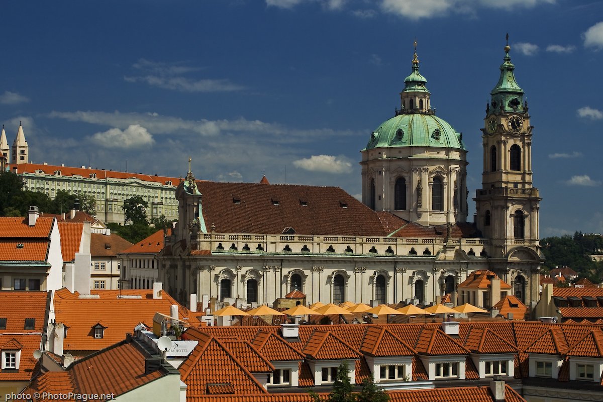 10 Saint Nicolas in Mala Strana Prague