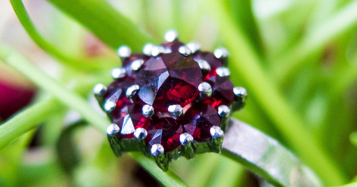 Ruby ring with diamonds | DIAMOND SPOT . Jewellery Prague